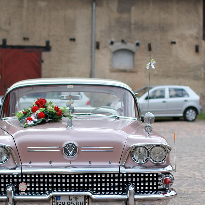 decorated wedding car flowers