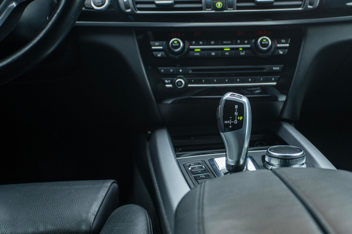 luxury suv
